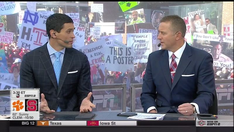 Illustration for article titled Hinkie Traded This Sign For Draft Picks: Your Philadelphia College GameDay Sign Roundup